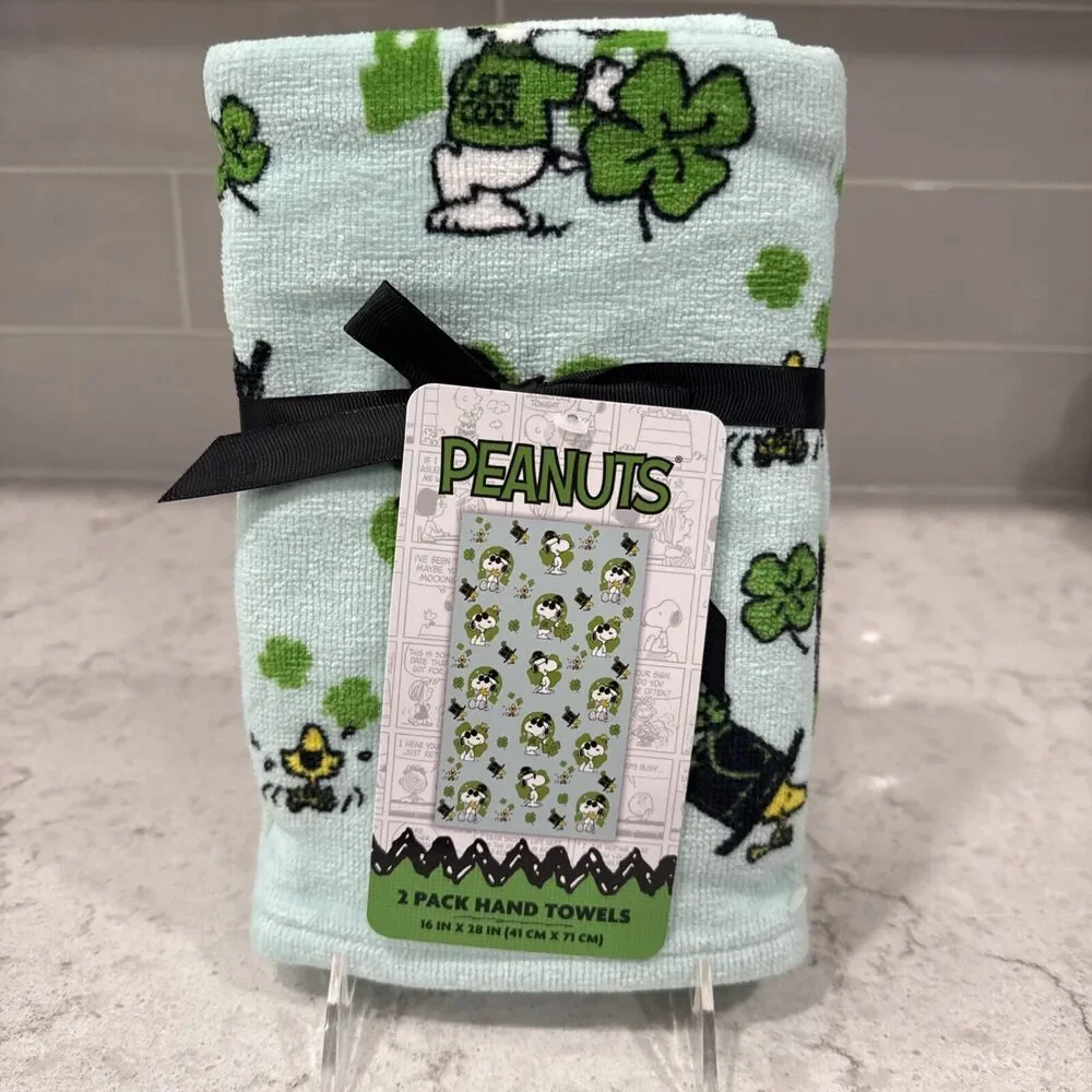 Snoopy and Peanuts peanuts snoopy